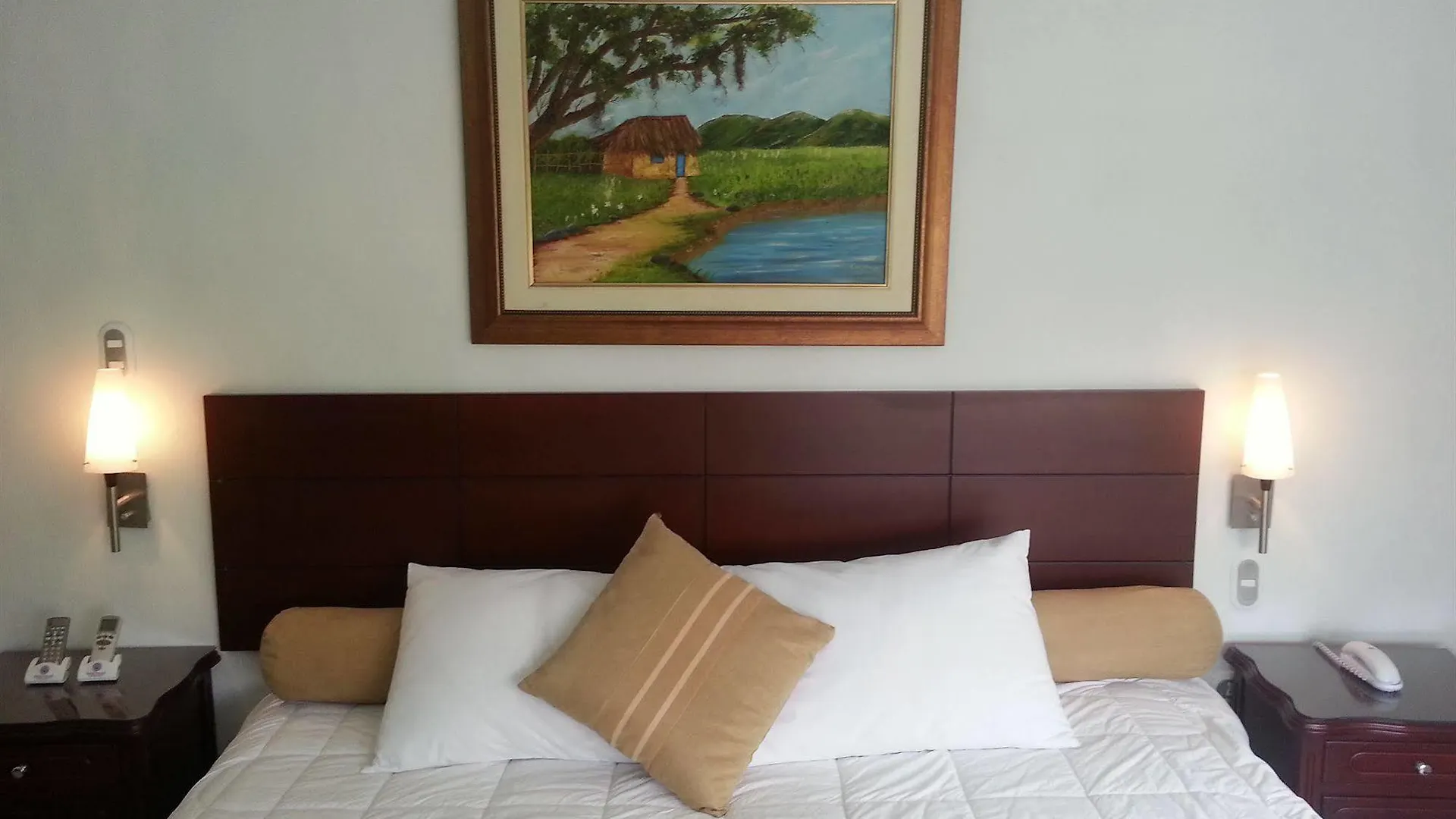 Hotel Plaza Mayor Cali 3*,