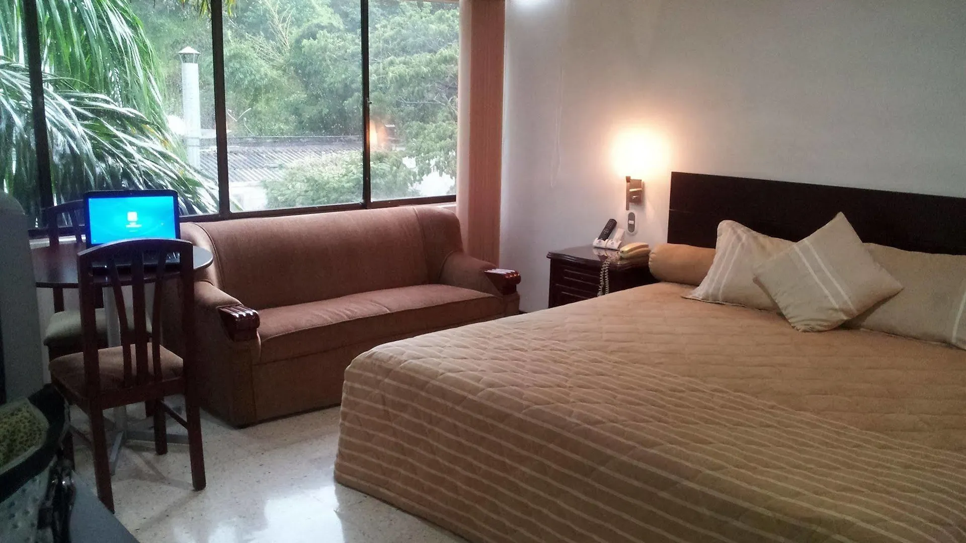 Hotel Plaza Mayor Cali